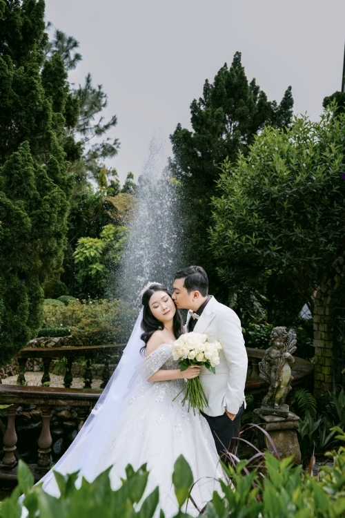 Hình cưới phim trường 